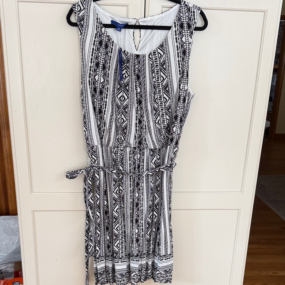 Apt. 9 Black and White Geometric Midi Dress
